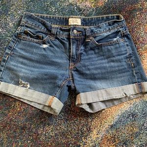 Aeropostale Cute cuffed jean shorts look brand new